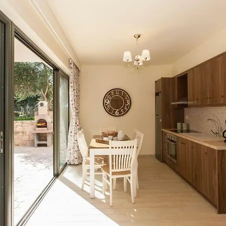 Olive Tree Farm 200m From The * Episkopi (Rethymno)