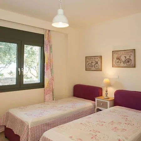 Holiday home Olive Tree Farm 200m From The